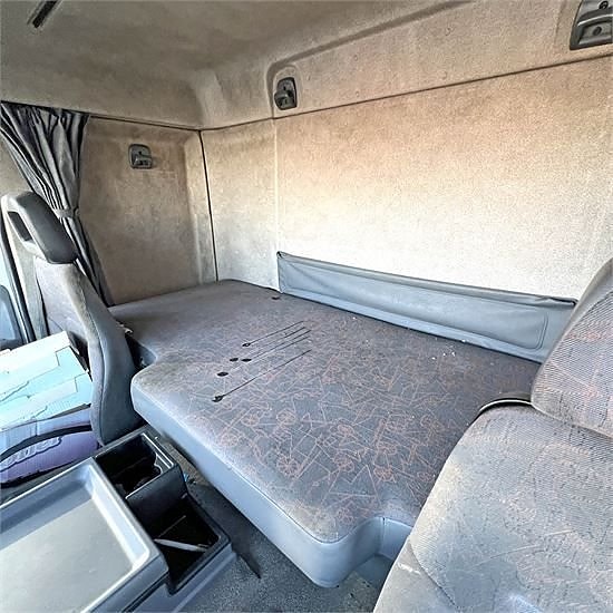 Renault H 100 4x2 STD 17 of 27
