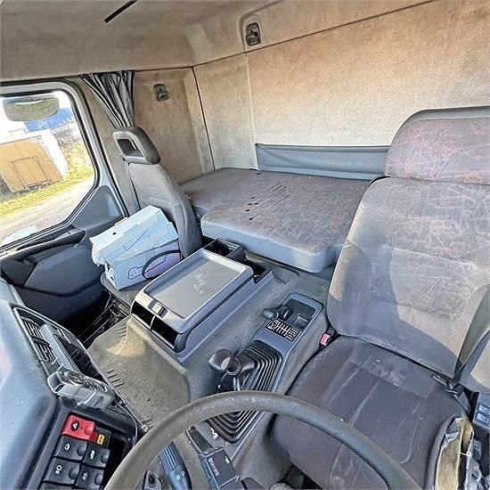 Renault H 100 4x2 STD 14 of 27