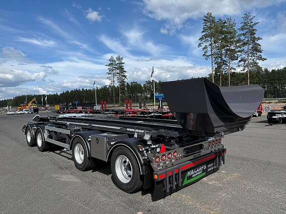 Hakarps - 38 tons LVX vagn med tipp, skjut boggie och flak 5 of 12