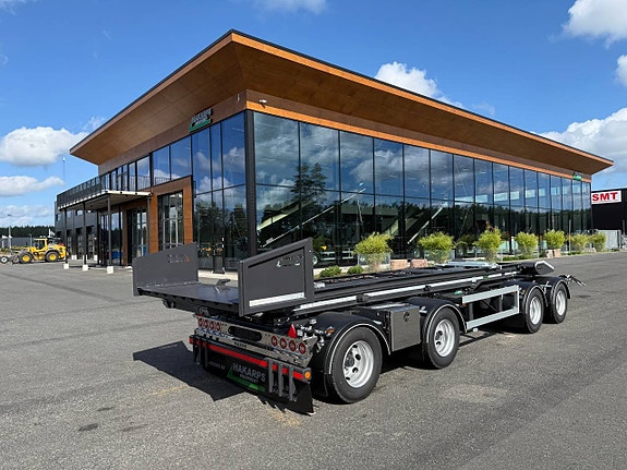 Hakarps - 38 tons LVX vagn med tipp, skjut boggie och flak