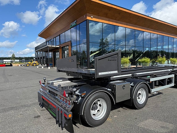 Hakarps - 38 tons LVX vagn med tipp, skjut boggie och flak 9 of 12