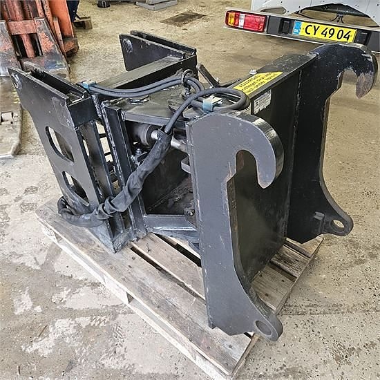 Komatsu 712-714-716-718 serien - Hurtigskift med drejeled ti 2 of 15
