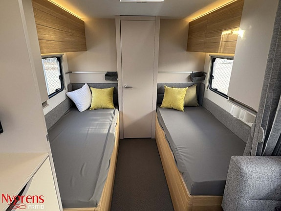 Adria ADORA 613 HT - Kampanjpris på en premiumvagn med långbäddar 9 of 16