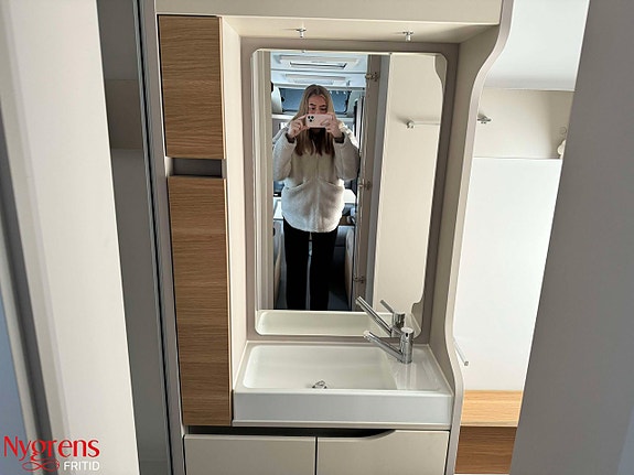 Adria ADORA 613 HT - Kampanjpris på en premiumvagn med långbäddar 14 of 16