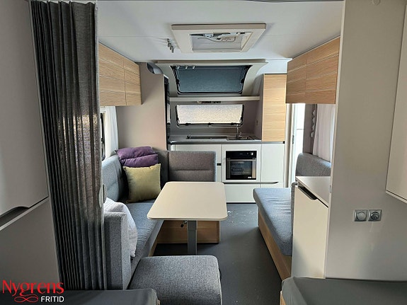 Adria ADORA 613 HT - Kampanjpris på en premiumvagn med långbäddar 13 of 16