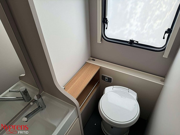 Adria ADORA 613 HT - Kampanjpris på en premiumvagn med långbäddar 15 of 16