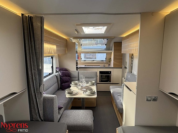 Adria ADORA 613 HT - Kampanjpris på en premiumvagn med långbäddar 10 of 16