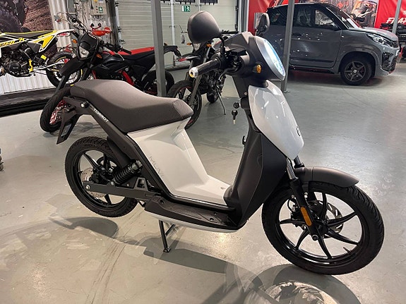 -- Torrot Elmoped Muvi 2 of 4