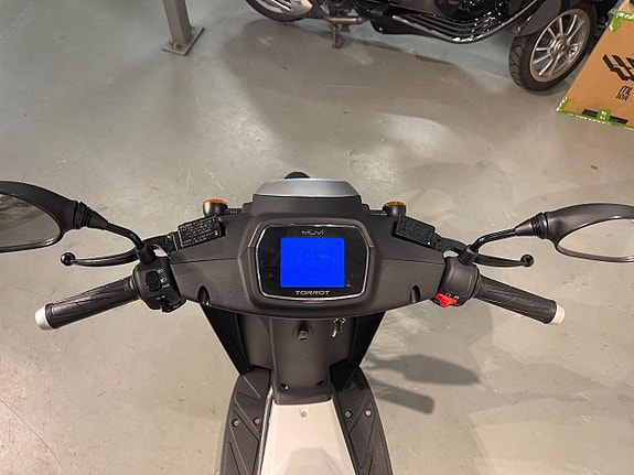 -- Torrot Elmoped Muvi 4 of 4