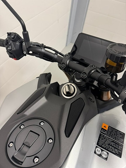 Yamaha MT-09 SP 6 of 7