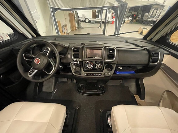 Bürstner Lyseo I 727, Alde, Aut, 180 hk, FABRIKSNY ! 15 of 17