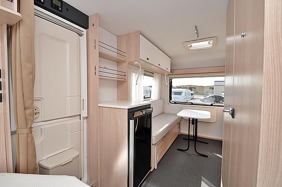 Adria 422 PY Altea, Dubbelbädd 9 of 27