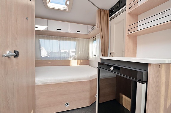 Adria 422 PY Altea, Dubbelbädd 22 of 27