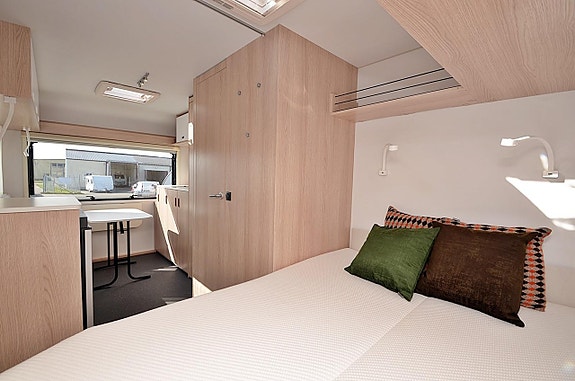 Adria 422 PY Altea, Dubbelbädd 7 of 27