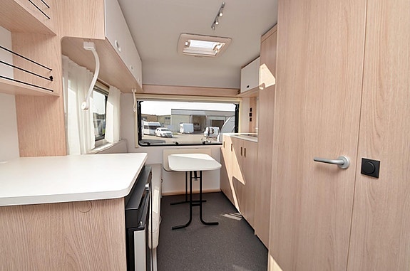 Adria 422 PY Altea, Dubbelbädd 10 of 27