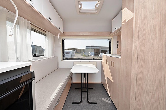 Adria 422 PY Altea, Dubbelbädd 11 of 27