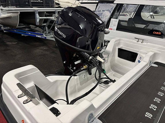 Terhi 450 cc & Tohatsu 30hk -2026, Sportfiskeutrustad 7 of 8