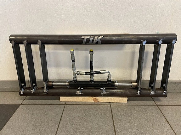 THORÉNS I KIL, MASKINFÄSTEN HYDRAULISK LÅSNING. FRI FRAKT