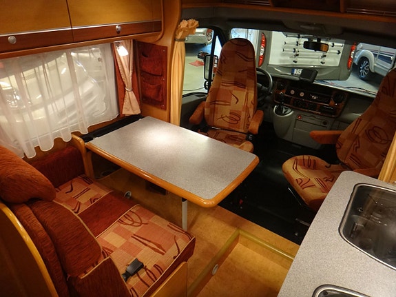 Dethleffs Esprit RT 6614 "Enkelsängar"Stort garage"Få ägare" 2 of 23