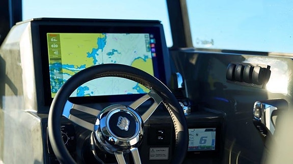 Buster Magnum Cabin F300, mycket utrustning 3 of 6