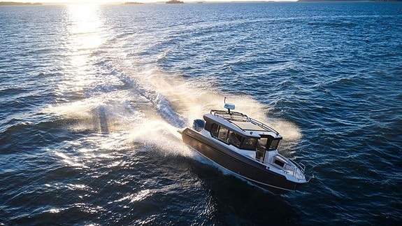 Buster Magnum Cabin F300, mycket utrustning 2 of 6