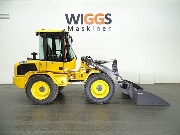 Volvo L35HS 2 of 6