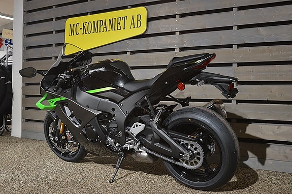 Kawasaki Ninja ZX-10R 6 of 8