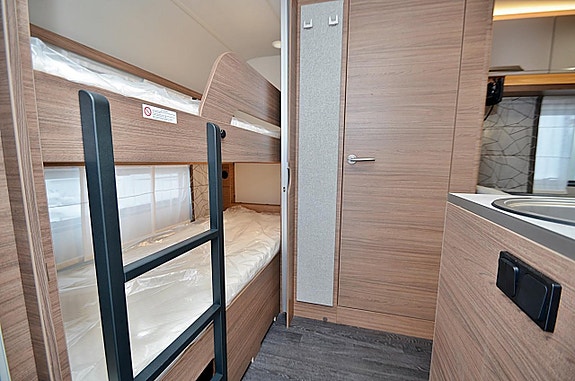 Knaus 500 QDK Sport E-Power Selection, Barnkammare 2 of 23