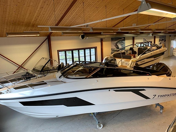 Finnmaster T7 Yamaha F 225 XCB 2027 2 of 6