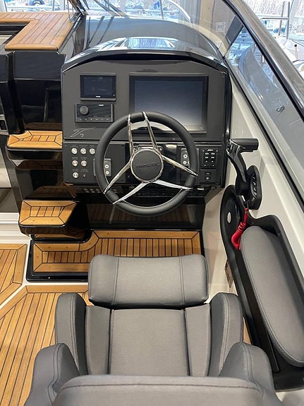 Finnmaster T7 Yamaha F 225 XCB 2027 5 of 6