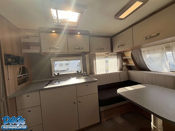 Weinsberg 740 UDF  Ice Edition 7 of 15