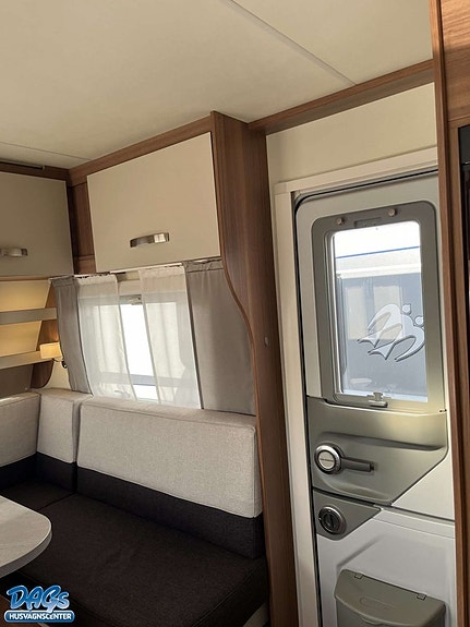 Weinsberg 740 UDF  Ice Edition 8 of 15