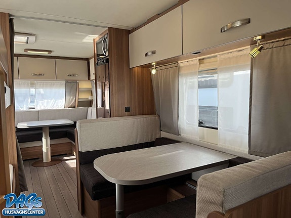 Weinsberg 740 UDF  Ice Edition 13 of 15