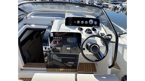 Cranchi E30 Endurance -2023 15 of 29