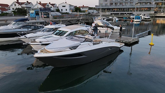 Cranchi E30 Endurance -2023 8 of 29