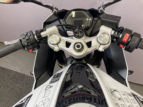 Triumph Daytona 660 - Alternativ 1 MC 21 of 23