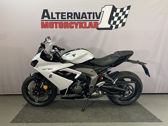 Triumph Daytona 660 - Alternativ 1 MC 9 of 23
