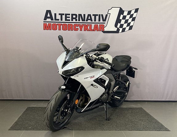 Triumph Daytona 660 - Alternativ 1 MC 10 of 23