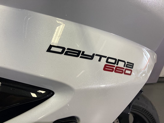 Triumph Daytona 660 - Alternativ 1 MC 17 of 23