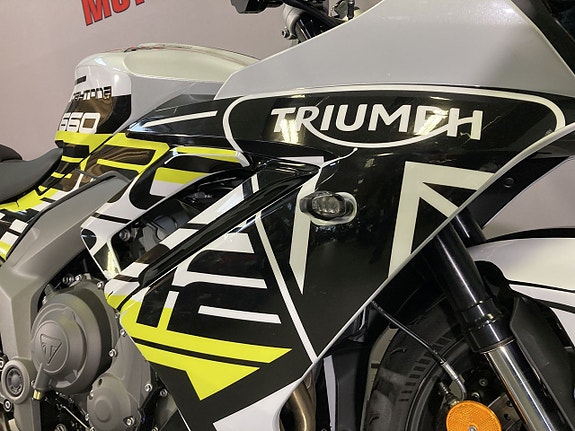 Triumph Daytona 660 - Alternativ 1 MC 4 of 5