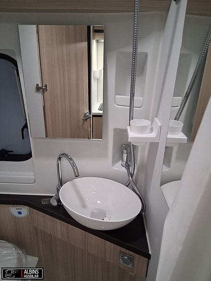 Adria Twin Axess 640 SL / Automat / 3500kg 11 of 17