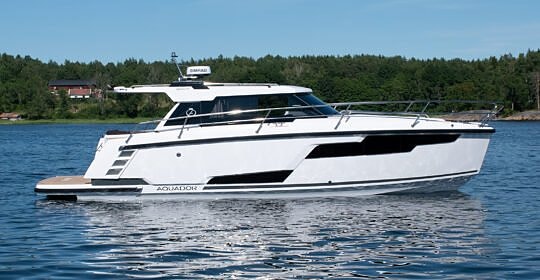 Aquador 300 HT -2024  Nyhet Finns att se hos Nimbus Göteborg