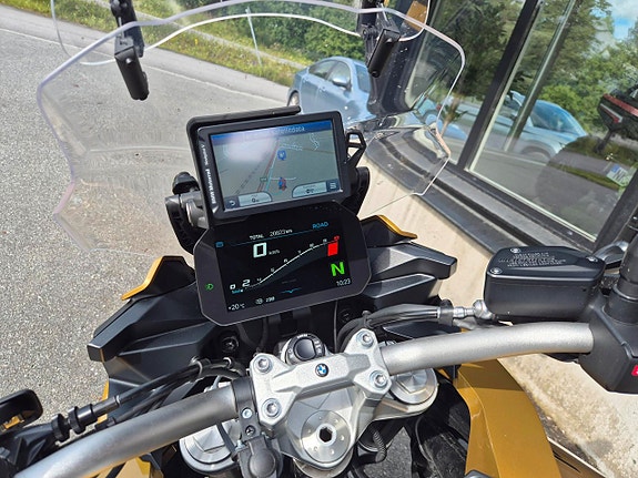 BMW F 900 XR -20 6 of 9