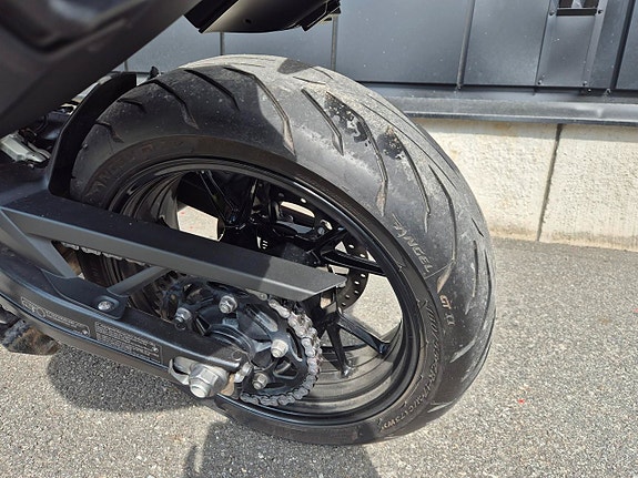 BMW F 900 XR -20 8 of 9