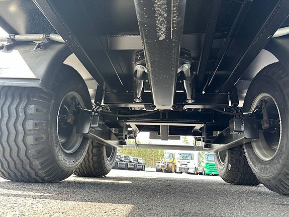 Hakarps - 12 tons dumperkärra ramstyrning full Hardox 4m3 8 of 12