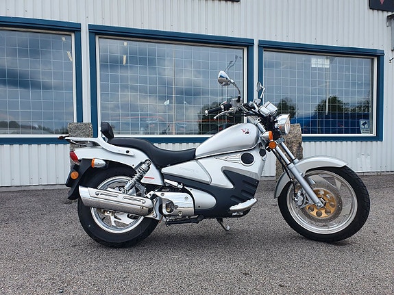 CFMOTO V5.