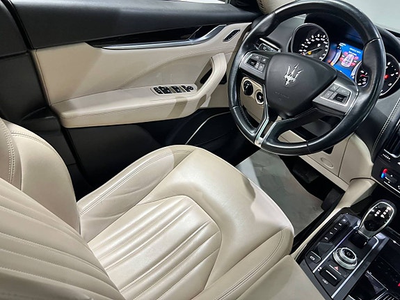 Maserati Levante 19 of 28