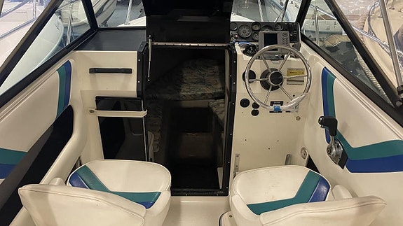 Seaswirl 2150 WA Striper -97 med Volvo Penta 5.0L-05 3 of 6