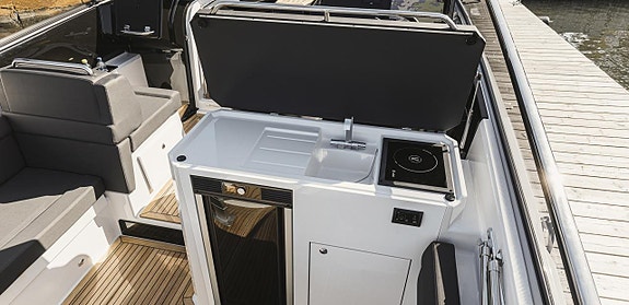 Finnmaster T9  2x Yamaha F300XSB2 White - MMG Edition 4 of 6