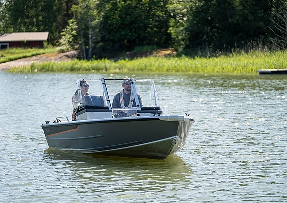 Buster S2 Yamaha F30  MMG Edition  Utställningsbåt